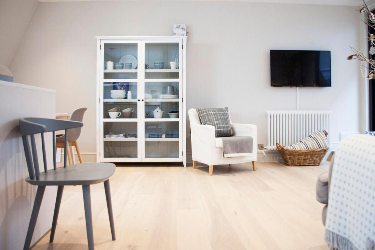 Stylish Wood Street Apartment Bath Exteriör bild