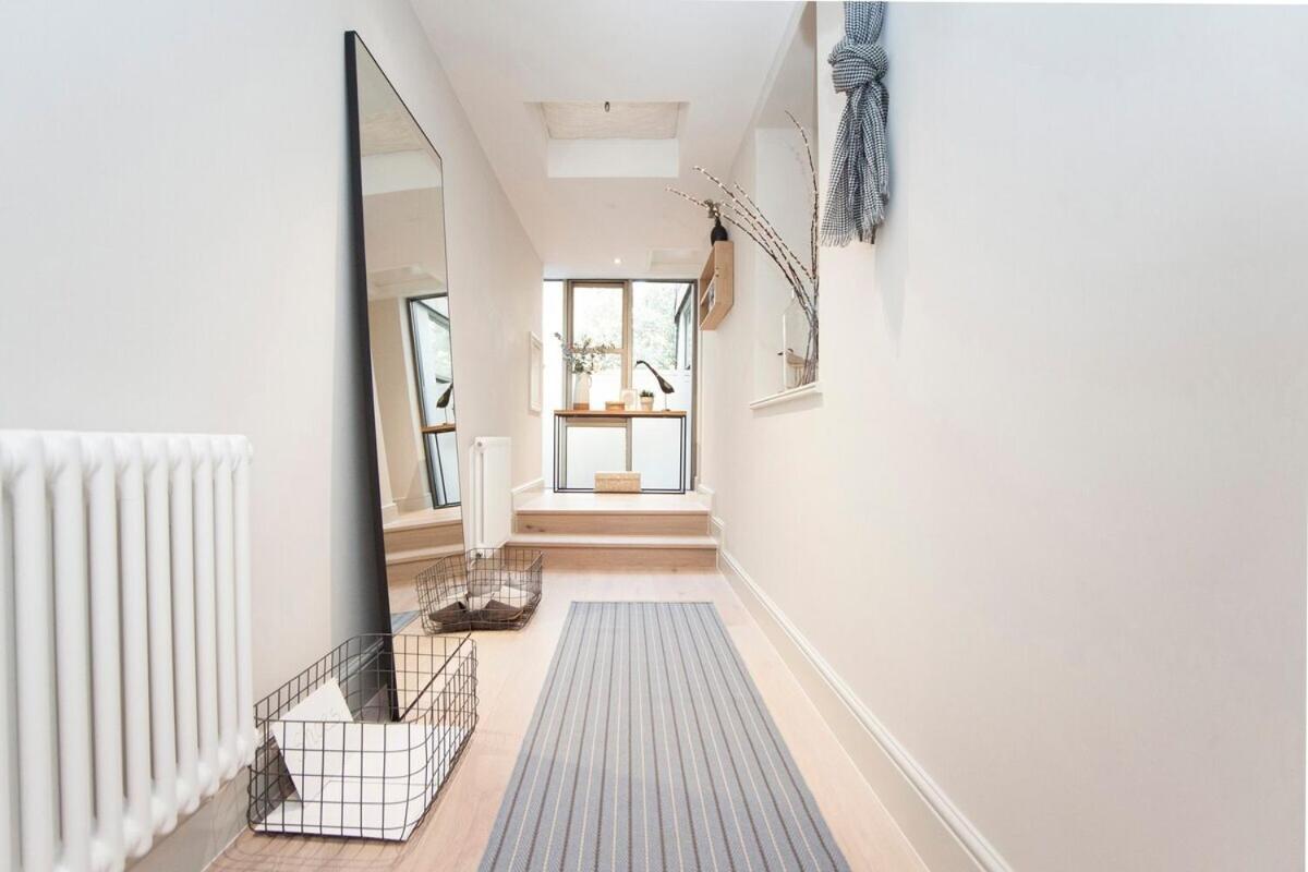 Stylish Wood Street Apartment Bath Exteriör bild
